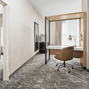 Two-Bedroom Suite Mountain View